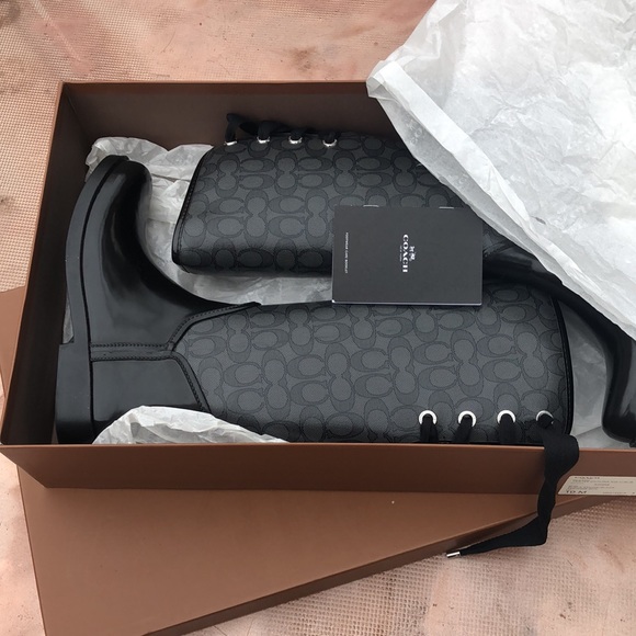 New Coach ‘Tristee’ Outline Signature Rainboots - Picture 5 of 7